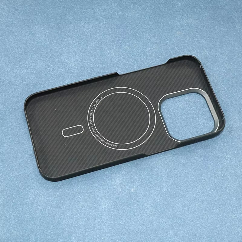 Luxury iPhone Case — Aramid Carbon Fiber MagSafe Cover with Ultra-Lightweight Half-Wrapped Protection and Durable Scratch-Resistant Texture