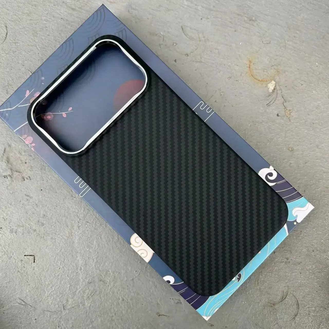 Luxury iPhone Case — Ultra-Thin Real Carbon Fiber MagSafe Cover with Aramid Kevlar Armor Protection, Matte Anti-Fingerprint Non-Slip Full-Coverage Design