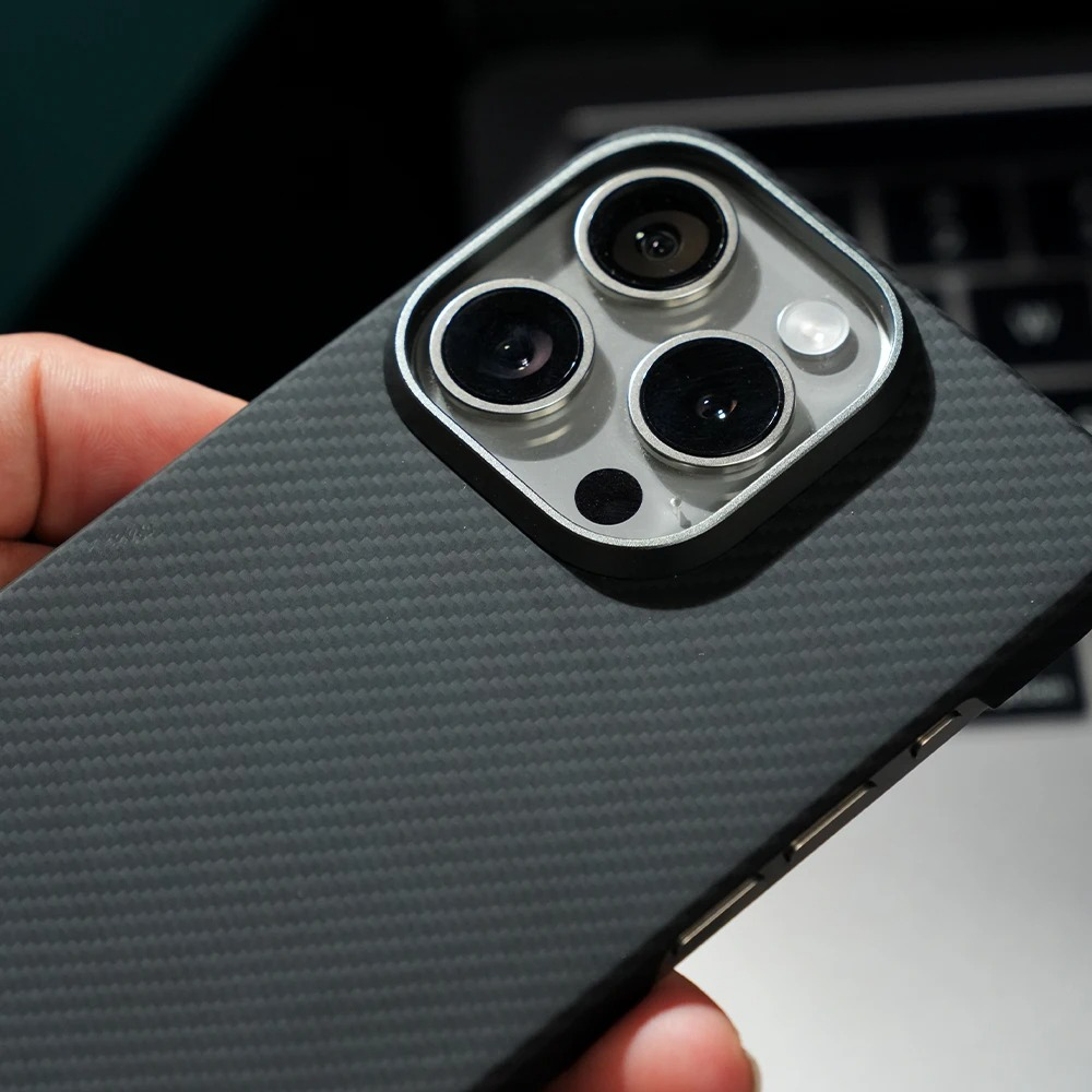 Premium Carbon Fiber iPhone Case — Half-Wrapped MagSafe Compatible, Shockproof, Anti-Fingerprint, Anti-Scratch, Non-Slip, Textured Kevlar Finish