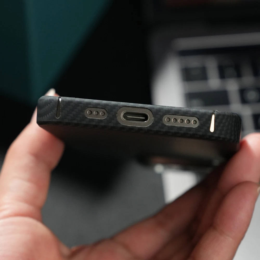 Premium Carbon Fiber iPhone Case — Half-Wrapped MagSafe Compatible, Shockproof, Anti-Fingerprint, Anti-Scratch, Non-Slip, Textured Kevlar Finish