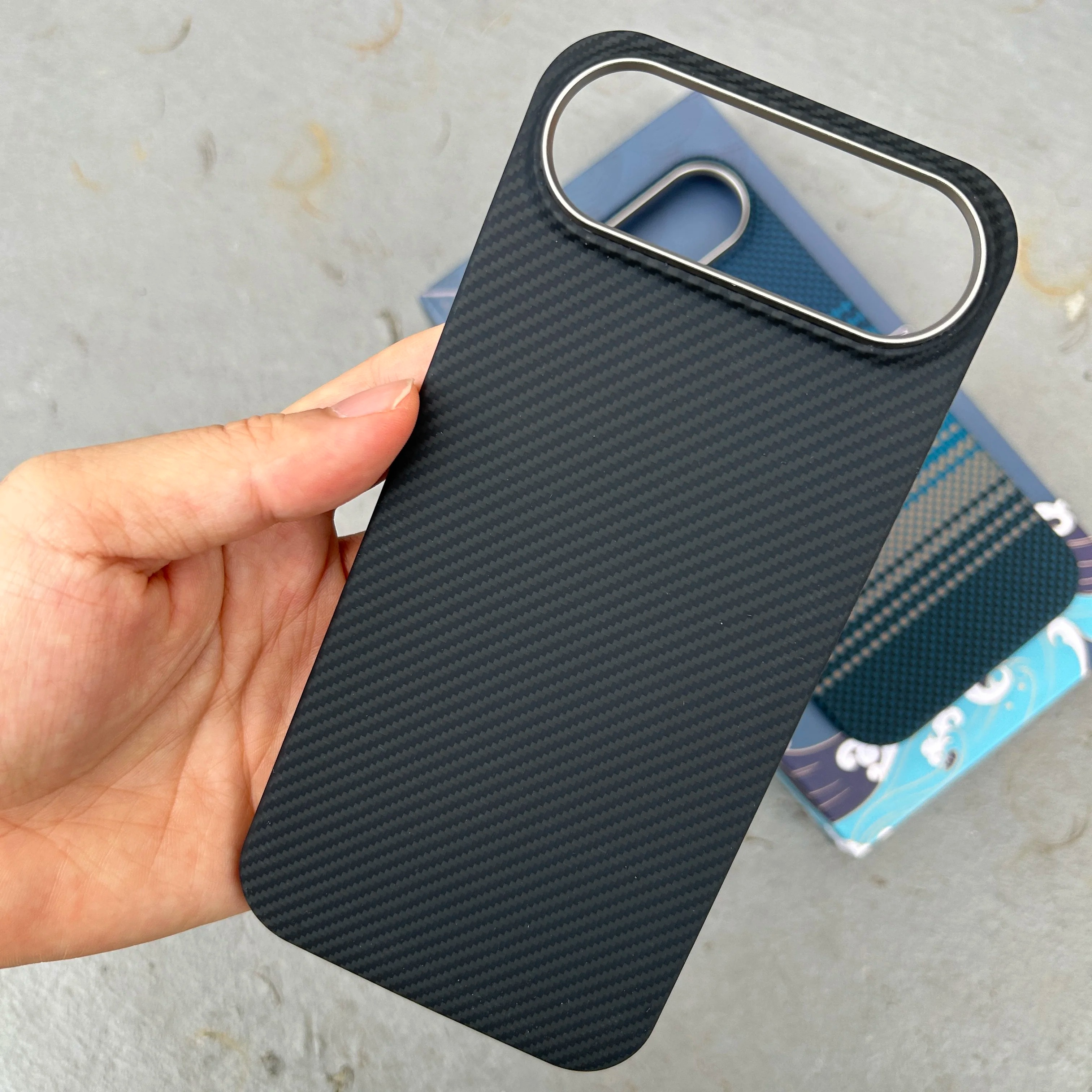 Luxury iPhone Case — Ultra-Thin Real Carbon Fiber MagSafe Cover with Aramid Kevlar Armor Protection, Matte Anti-Fingerprint Non-Slip Full-Coverage Design