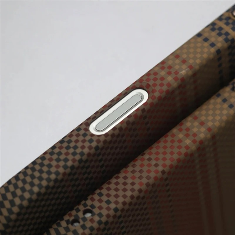 Premium Carbon Fiber Texture iPhone Case — Half-Wrapped MagSafe Compatible, Shockproof, Anti-Fingerprint, Anti-Scratch, Lightweight Wireless Charging Cover
